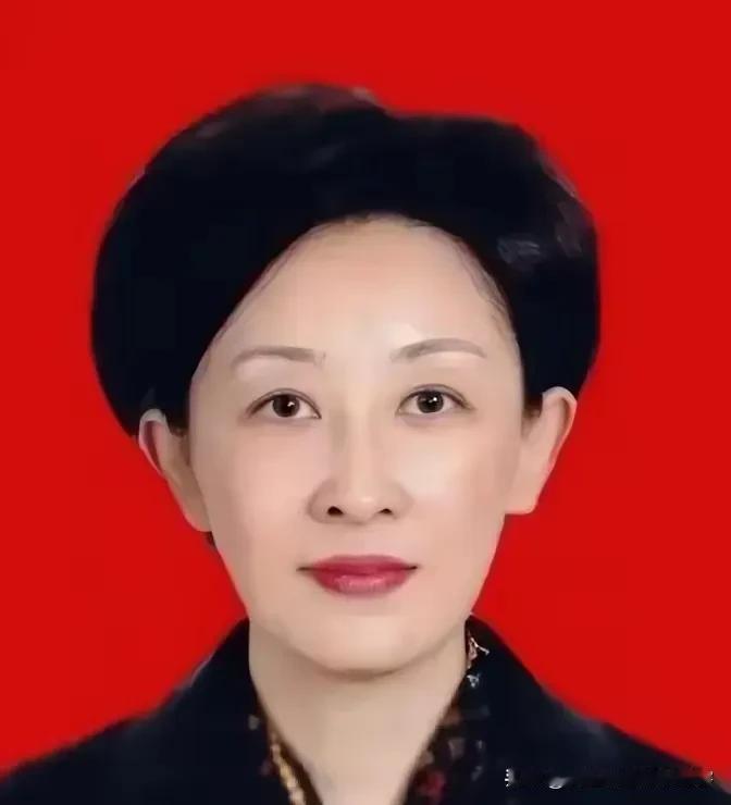 红通逃犯郝斌菲律宾落网：9.7亿公款背后，跨境追逃从无死角
 
12月3日，菲律