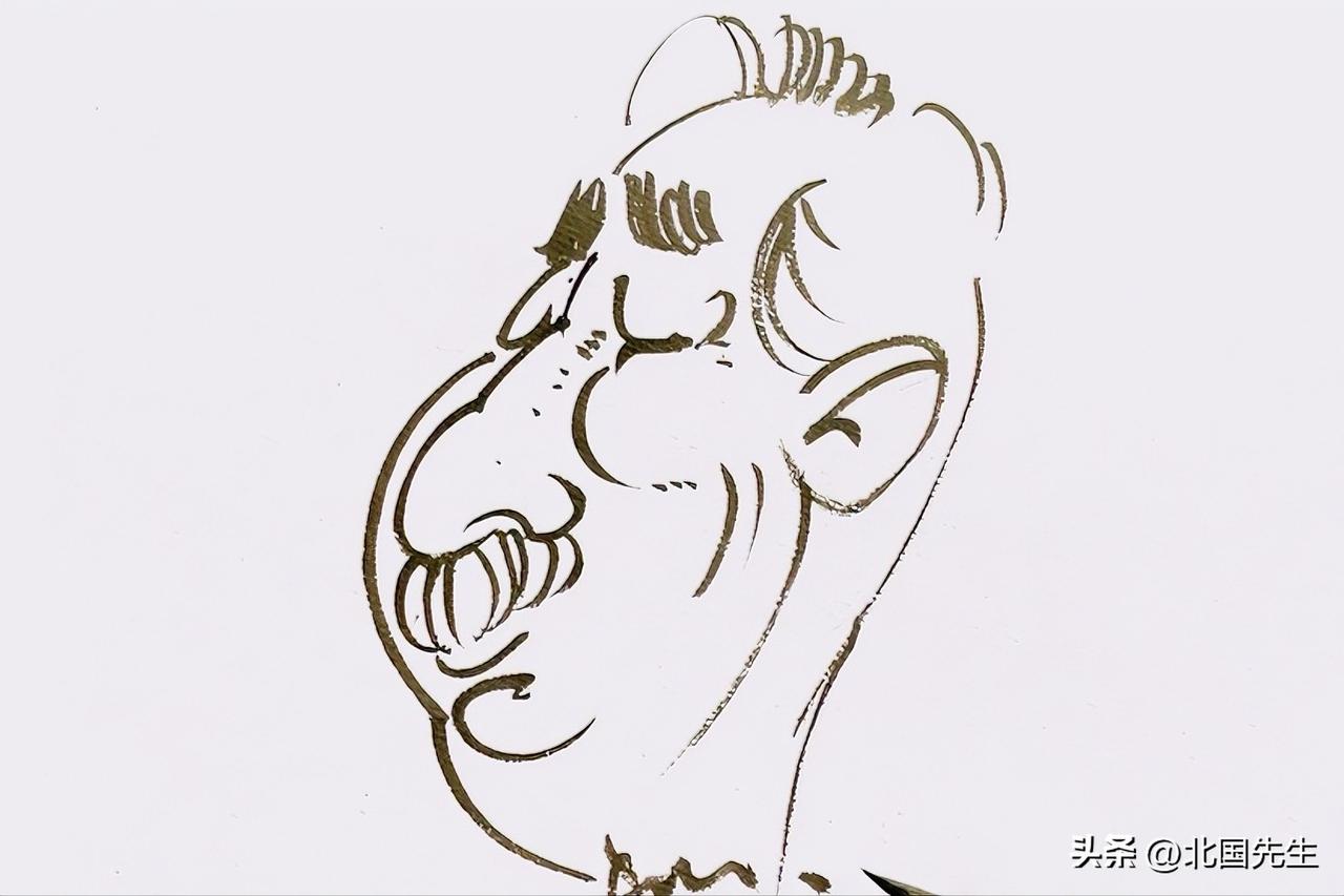 穷鬼才摆弄，
有钱的甚至都装穷。

金字塔尖的人，
底气来自认知，
即便在日常生