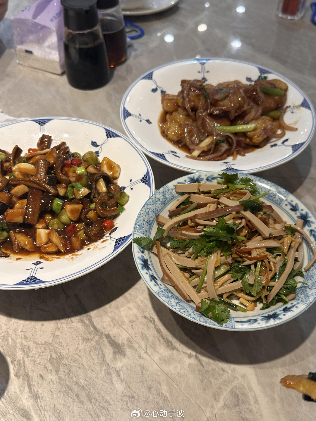 【网友吐槽浙江宁海一餐厅服务与菜品双翻车  多名消费者现身避雷】近日，有网友在社