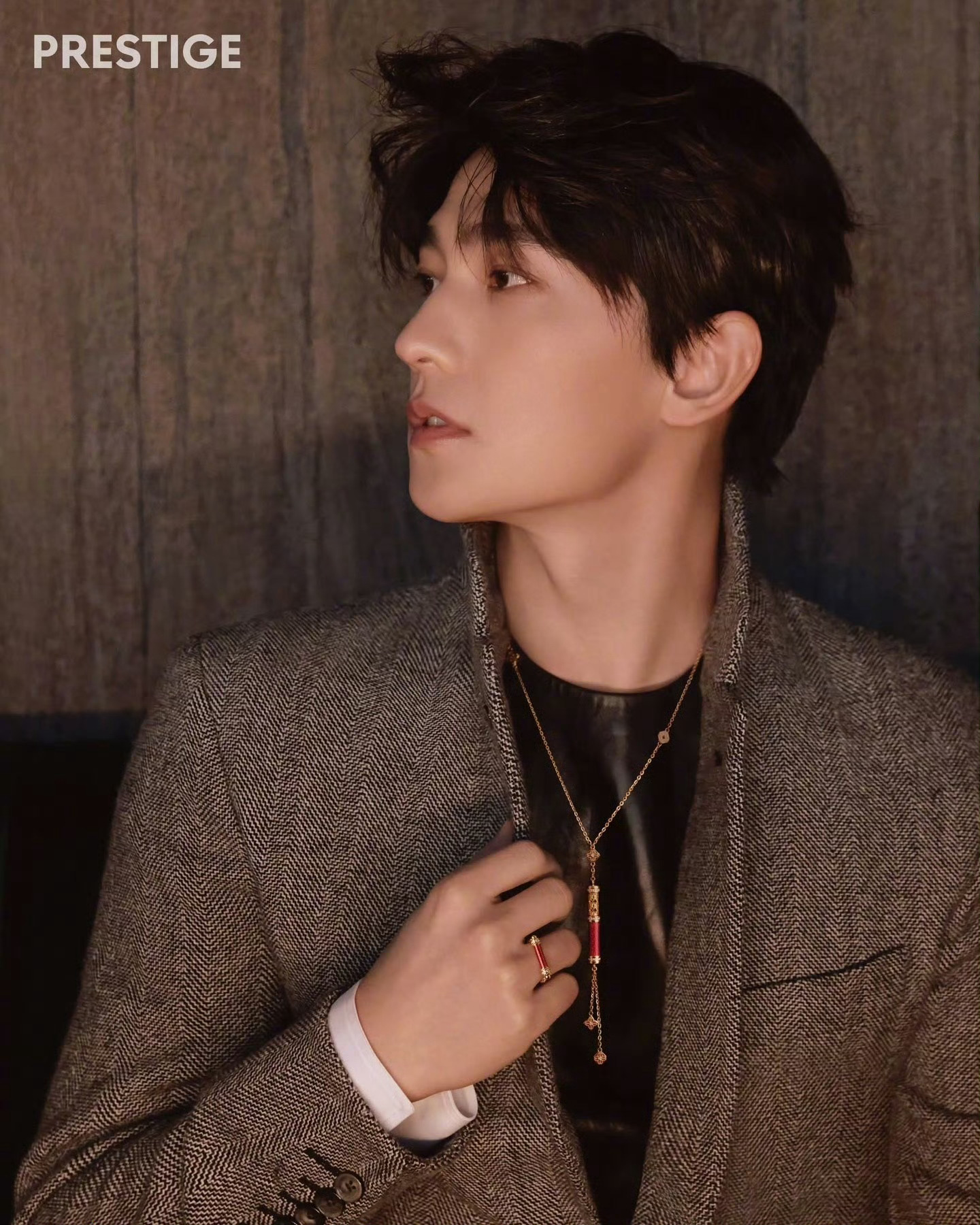 杨洋 Prestige HK 港版二月刊封面周大福金饰摄影: 陈漫 
