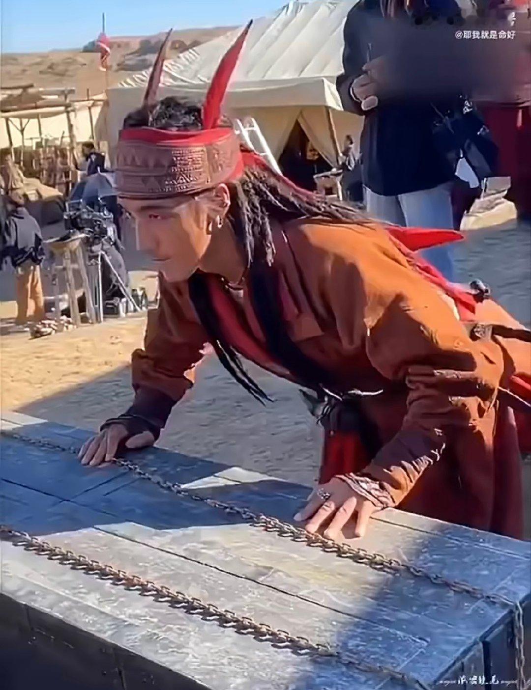 和伊玄自律可汗的一天 找婆娘 笑不活了！伊玄自律可汗一天到晚满脑子婆娘，醒来想、