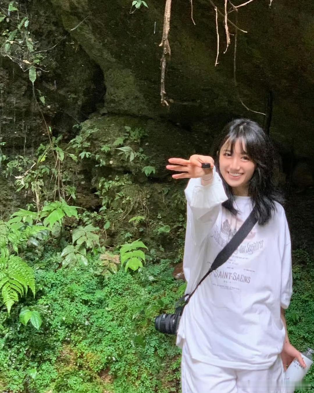 黑尾酱原名陈典黑尾酱疑似再婚 黑尾酱原名陈典，离婚后关掉店铺清空社交账号，远赴海