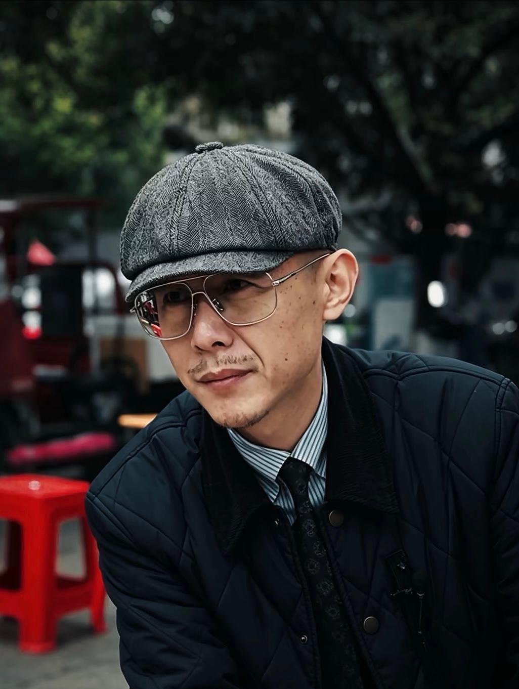 连麦男子：冰哥，我今年43了。我妈走了五年了，我爸去年再婚。最近他给我打电话，说