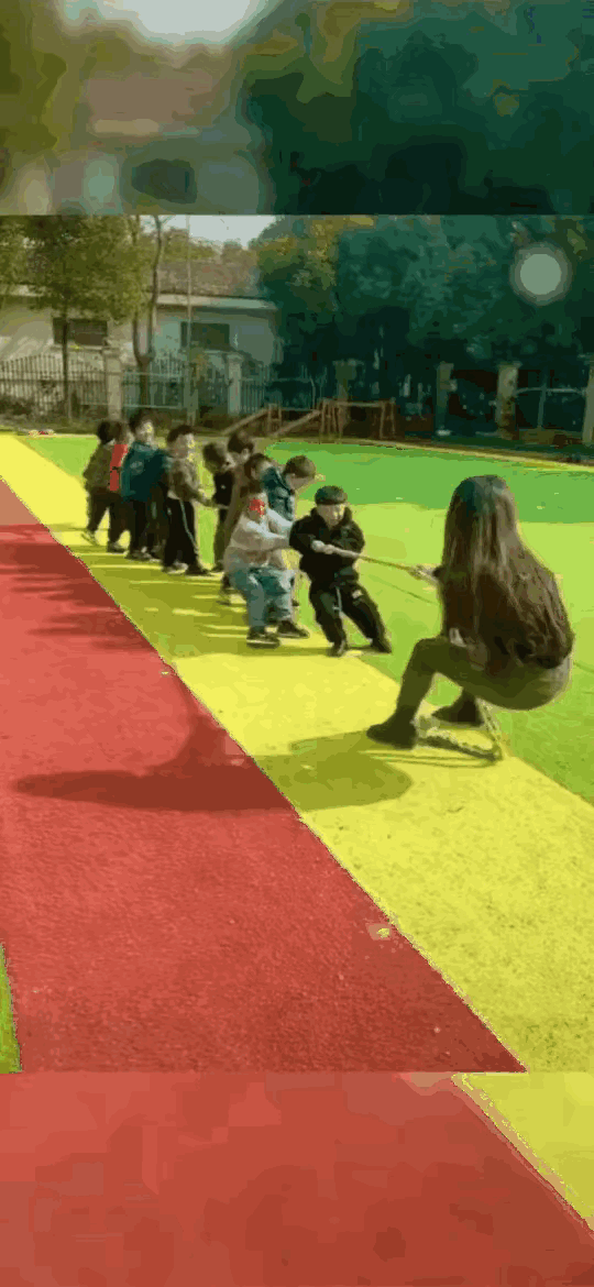 带头叛变的小朋友，估计是班长吧？[我想静静][我想静静][我想静静][我想静静]