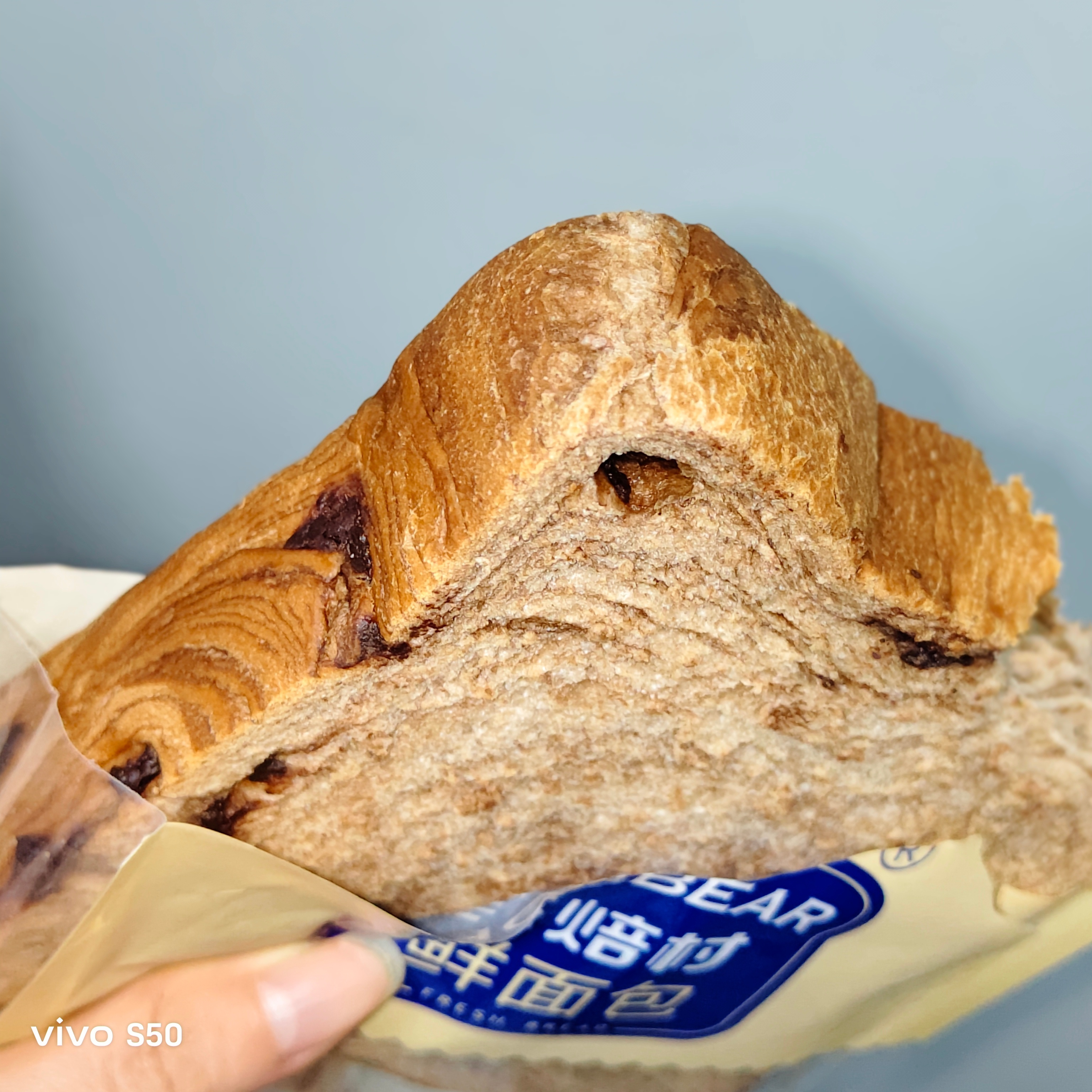 又到了饿到能吃下一整头牛的下午五点🕔来个小面包垫吧垫吧