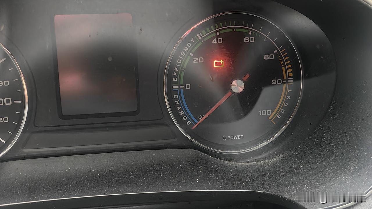 你觉得中年人的压力主要来自哪里 人到中年，压力那真是像潮水一般涌来。经济上，得负