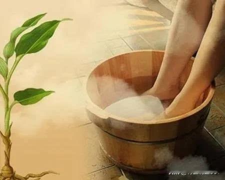 泡脚小窍门，让你健康又舒适

在繁忙的现代生活中，泡脚已成为许多人放松身心、缓解