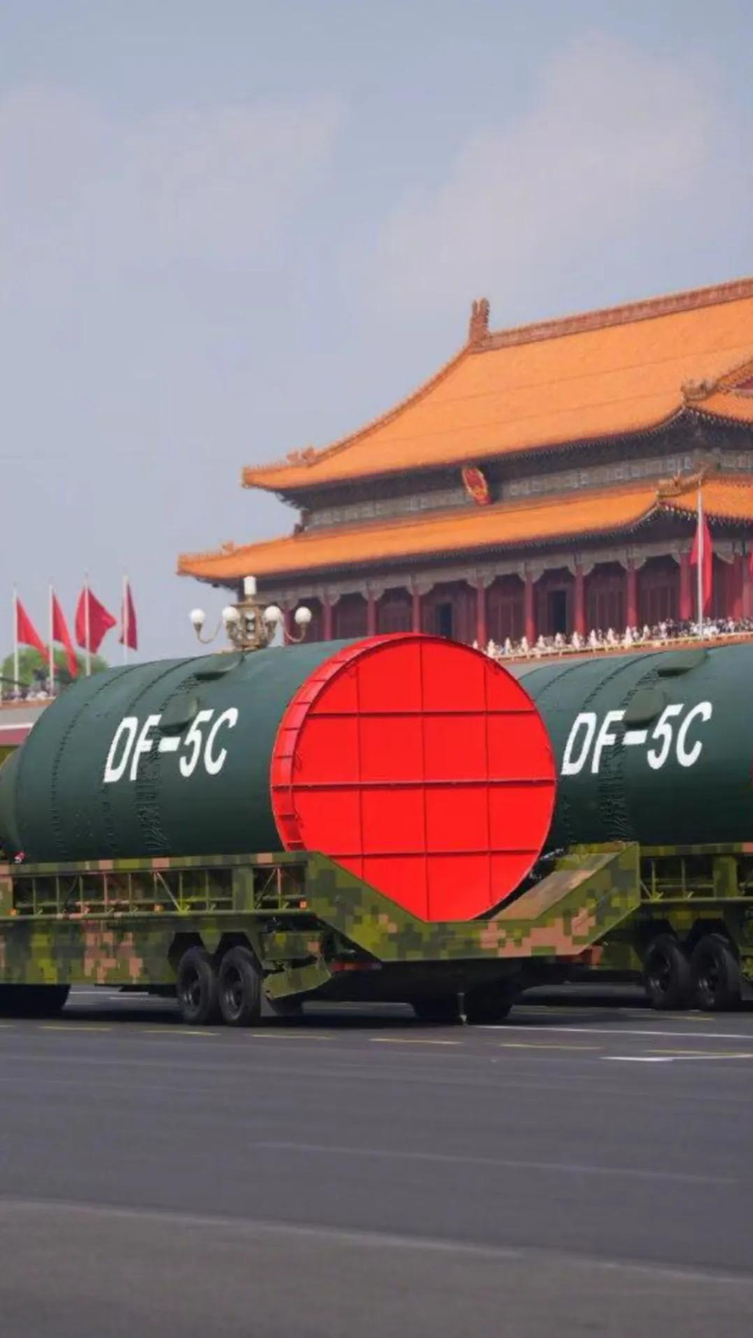 提到九三阅兵，不能不说国之重器——“东风—5C”。国之“重剑”，捍卫民族尊严，方