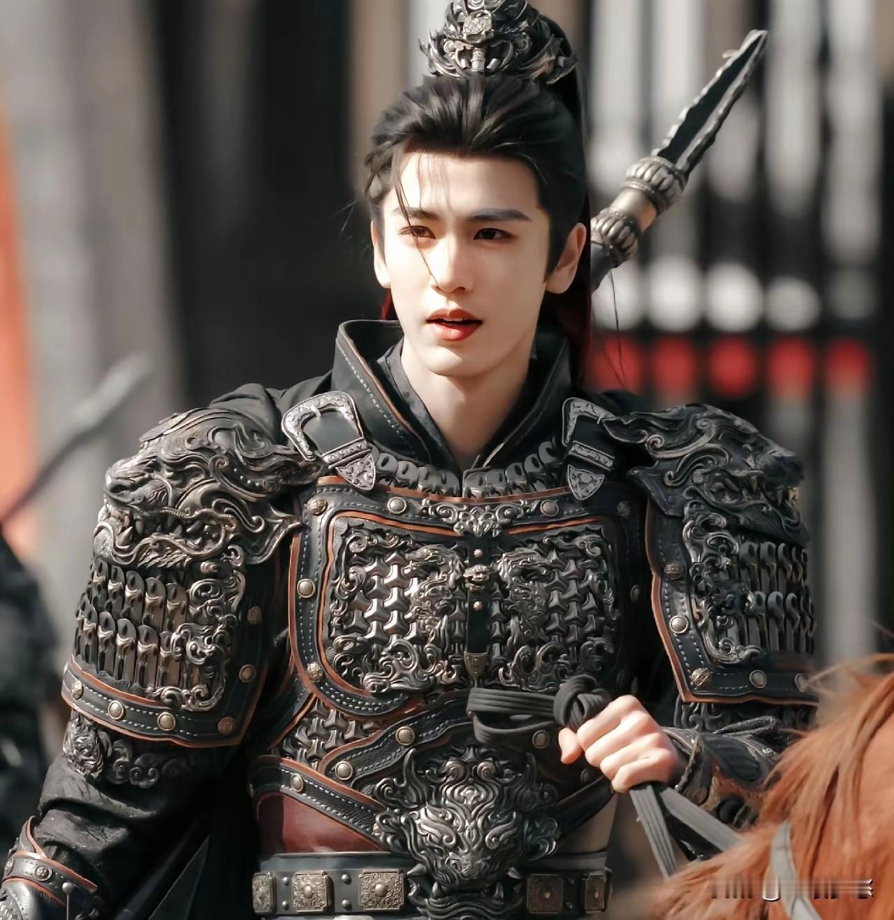 张凌赫跨年走秀时，玉树临风，又酷又帅，气场强大，口碑爆棚，没想到一部叫《逐玉》的