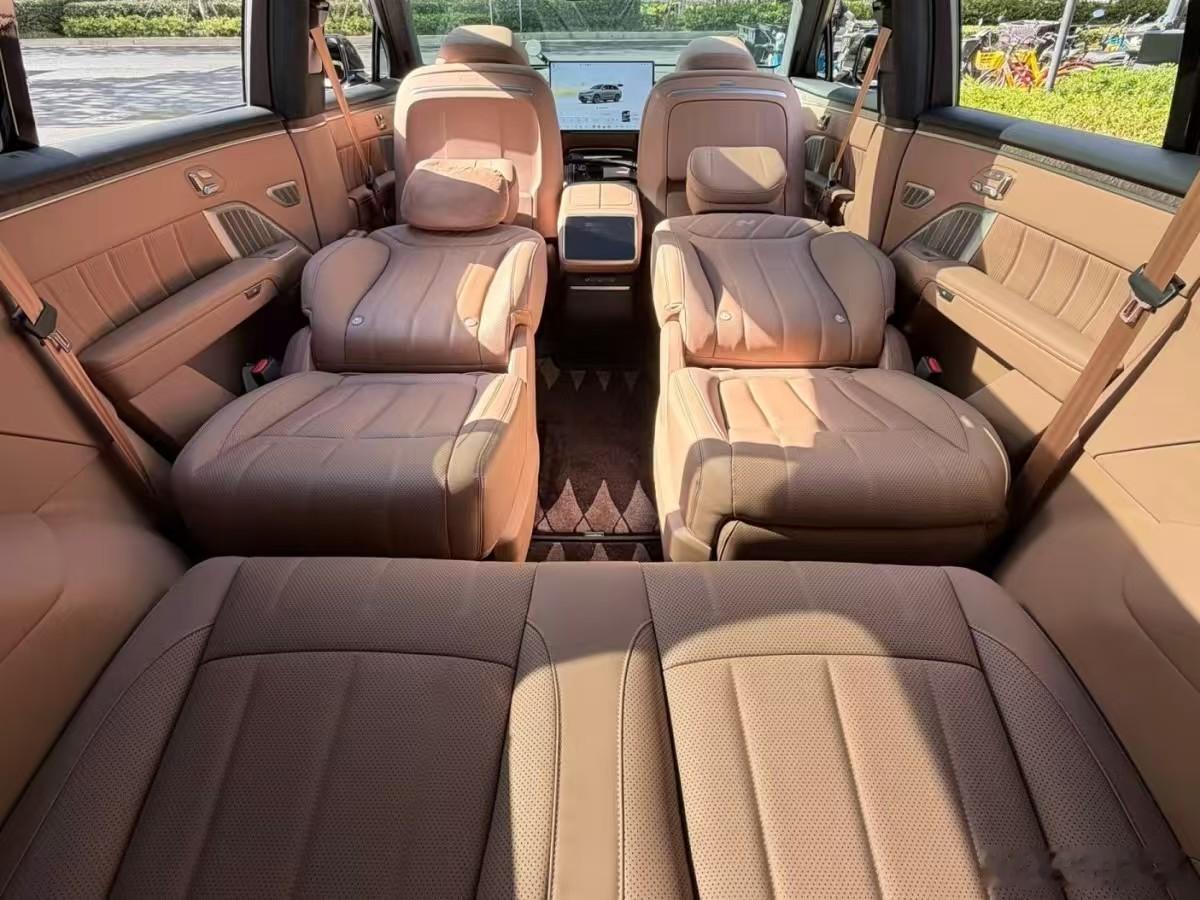 看到有乐道L90用户改了旋转座椅。图2转过来在车里睡这个场景是合理的，但是一般人