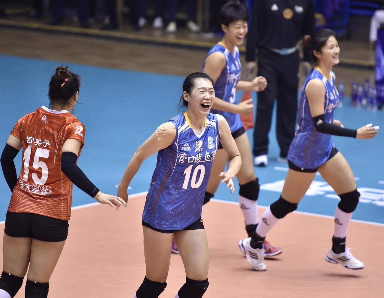 今晚8点，排超第七轮辽宁女排客场对阵强队北京，前六轮过后辽宁六连败排名垫底，这一