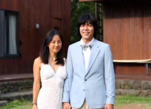 1999年，被父亲偷改志愿，湖北高考687分的女学霸错失心仪的北大，她难以接受，