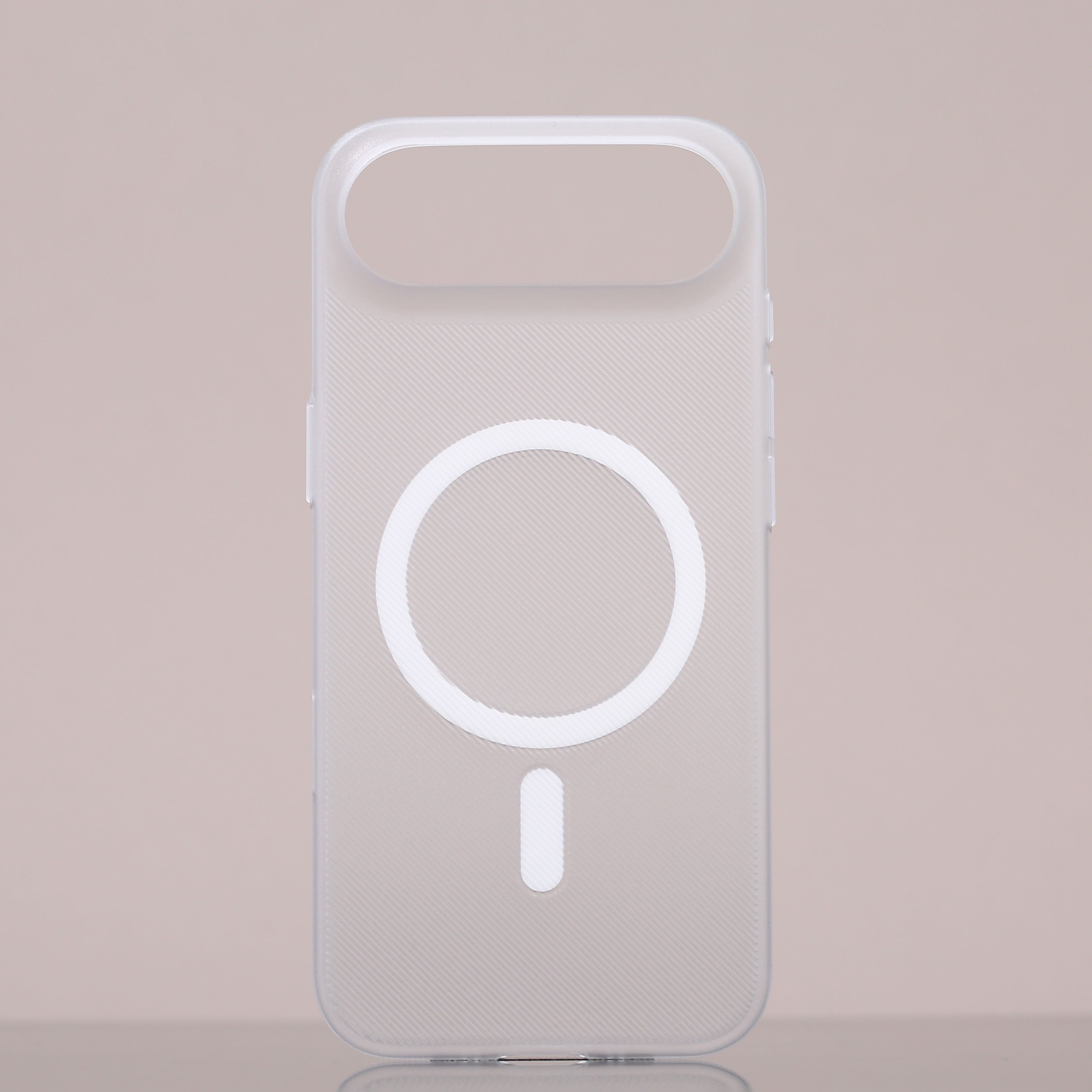 iPhone Air 超薄 PC 斜隐大孔半透磁吸上了点库存，有需要的朋友可以安