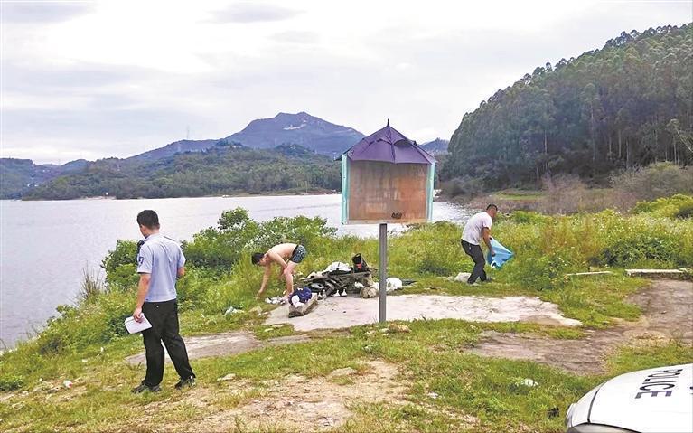 竟然有人跑到泉港涂岭镇的菱溪水库游泳，还有人去钓鱼，游泳当真不行，水库是自来水站