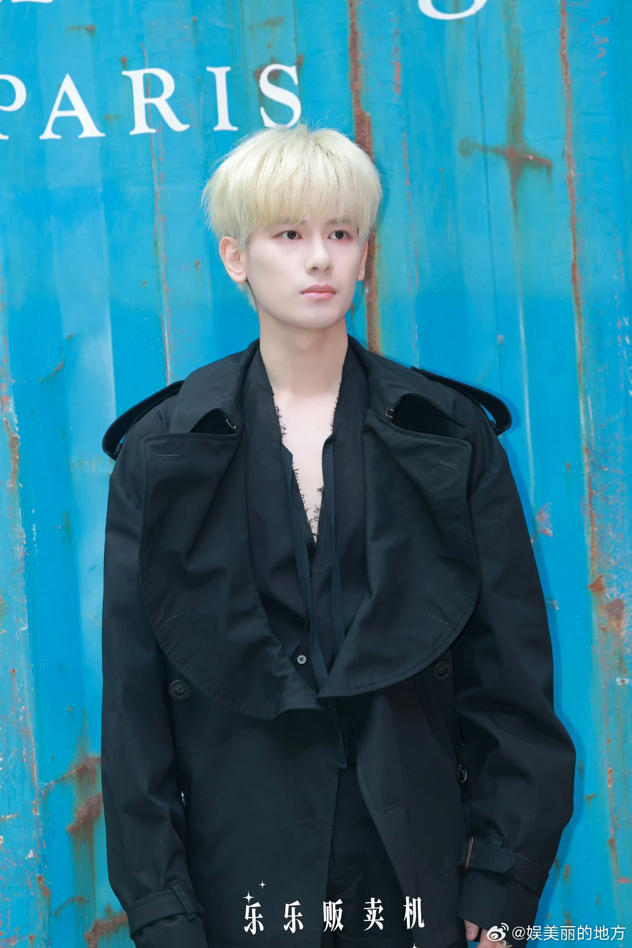 胡先煦我勒个大V被胡先煦下颚线割伤 0秒沦陷这白发男！胡先煦大V图慷慨，下颚线清