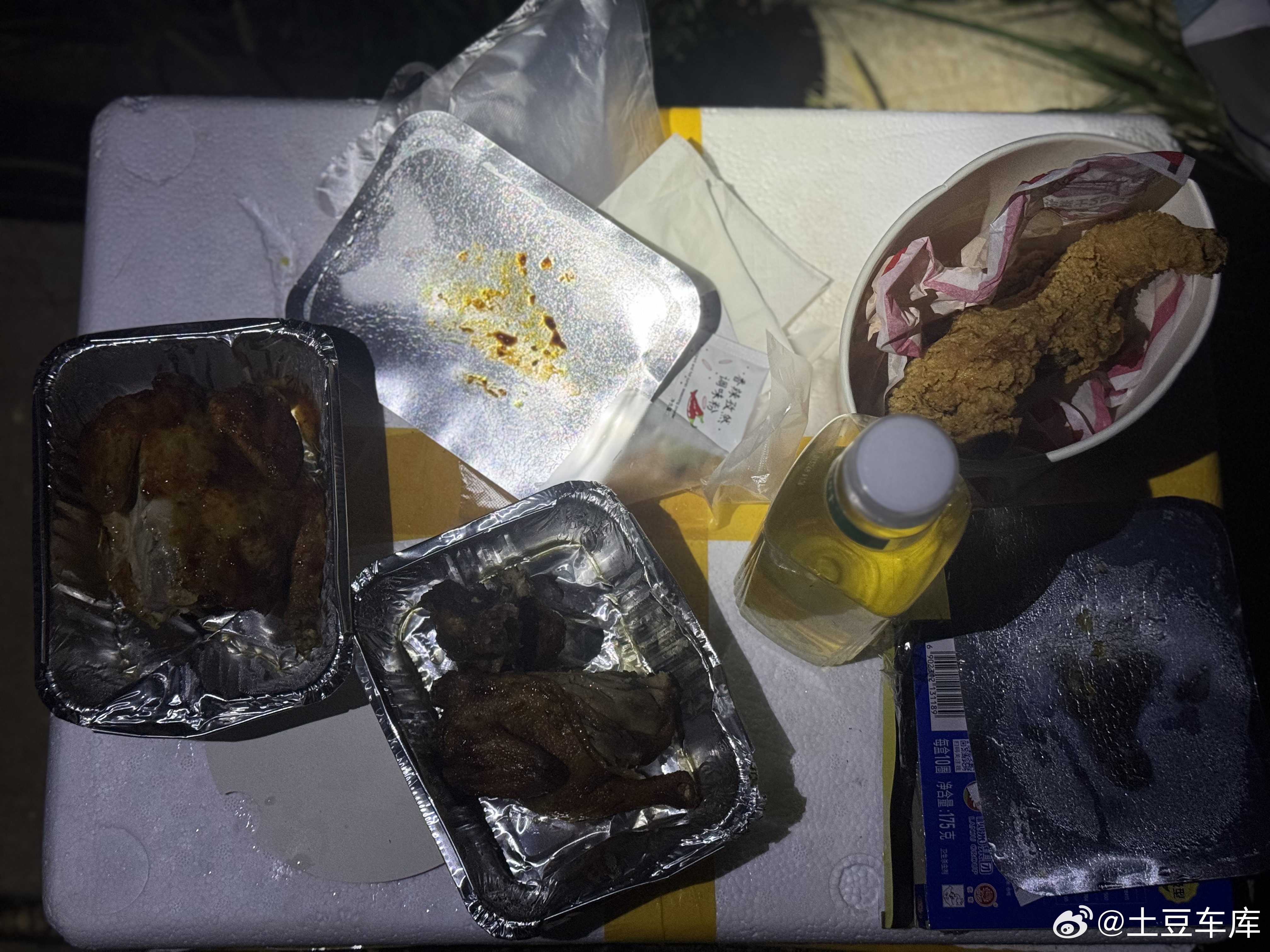 没钓到鱼 吃三只鸡 成本又搞大了[费解] ​​​