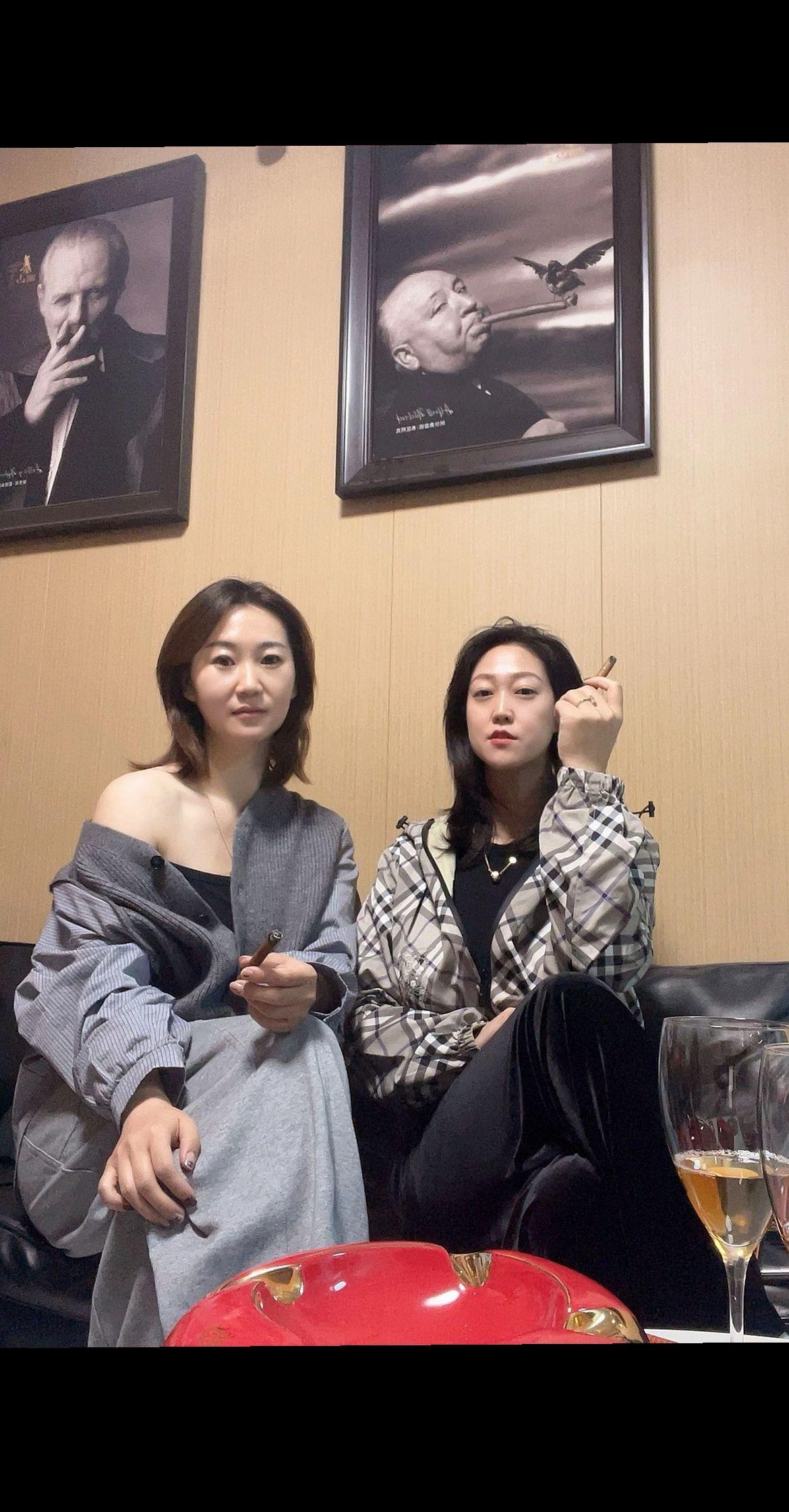 雪茄，是商务人士的必备品。它能在紧张的谈判中带来一丝放松，在繁忙的工作中提供片刻