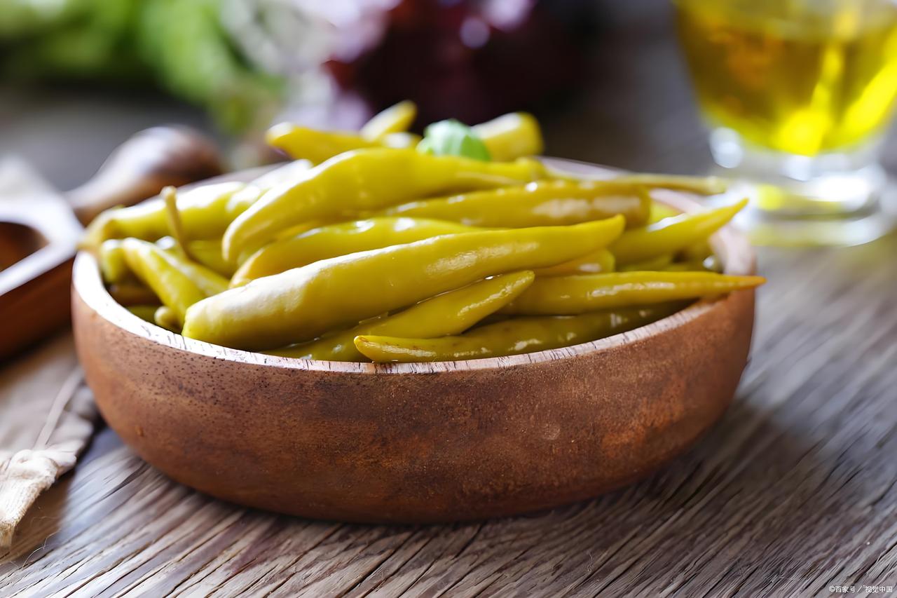 高血压五年亲测：鲜辣椒能吃，泡椒千万别碰！
 
我是个五年多的高血压患者，身边好