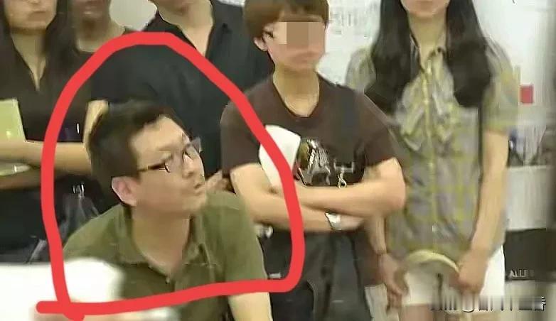 车祸猛于虎，英国人也不讲交规！45岁的中国著名建筑教育家王飞，12月8日在英国伦