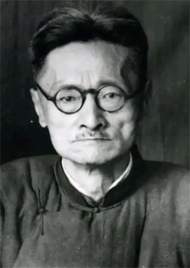 1937年，日本人以抄家当威胁，要求北大教授刘文典为其做事，但他愤怒说道：“我不