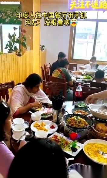 “撤掉碗筷，把这些全换成大盘。”
随着这句话，杭州这家饭店包厢里的空气，瞬间变得