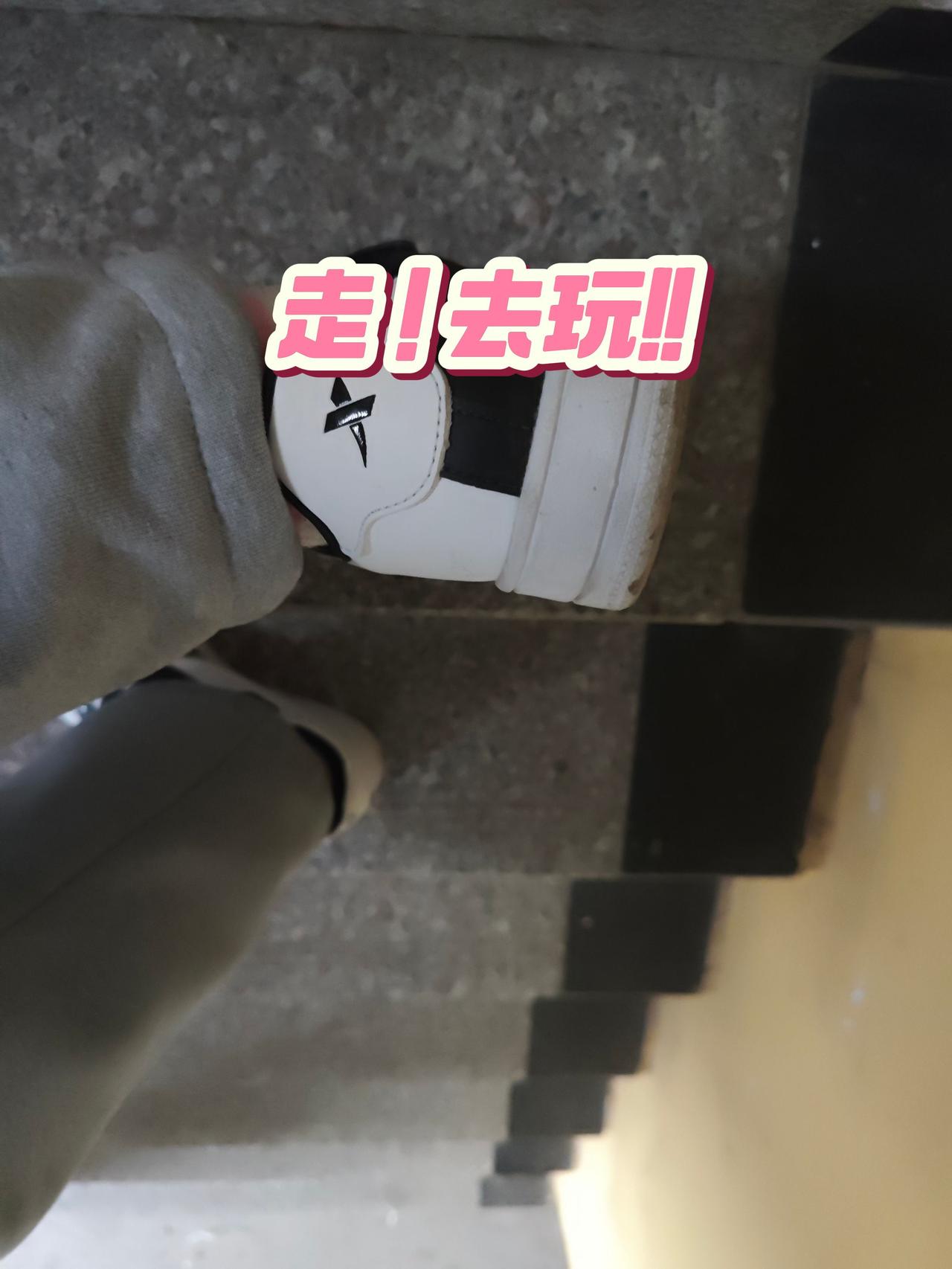 现在的社会有钱就是会被高看一眼没有钱真的会被亲近的人看不起吗?