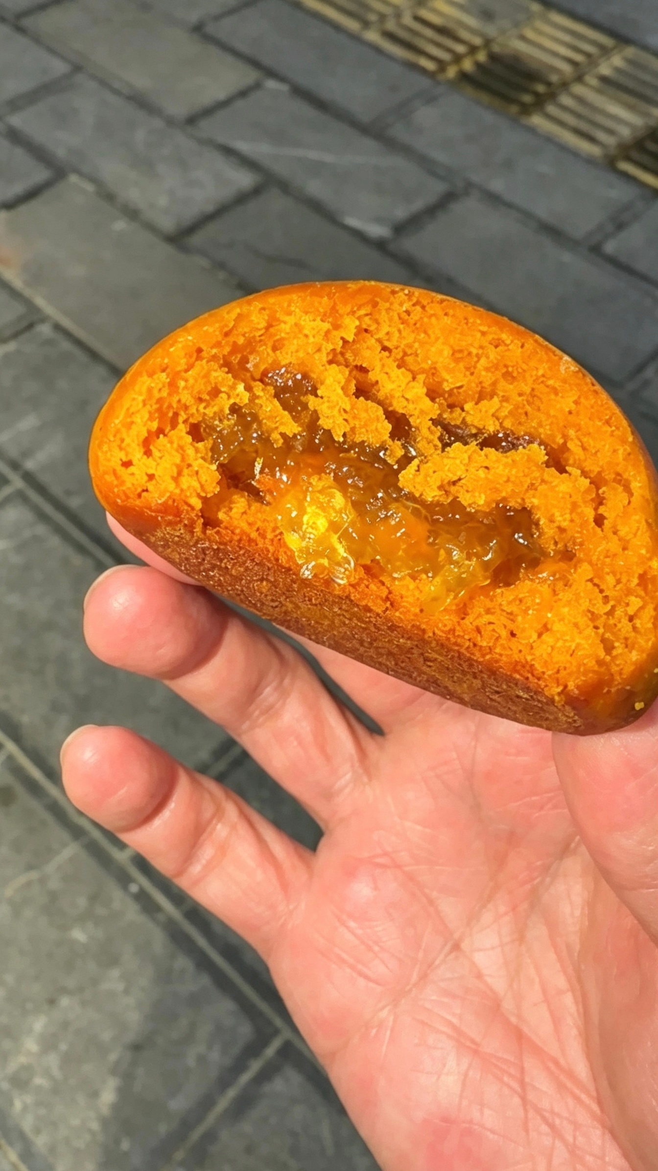 丽江小众特产🍪好多游客来丽江只晓得鲜花饼🥀，却不知道永胜这款老品种荞饼✨选用