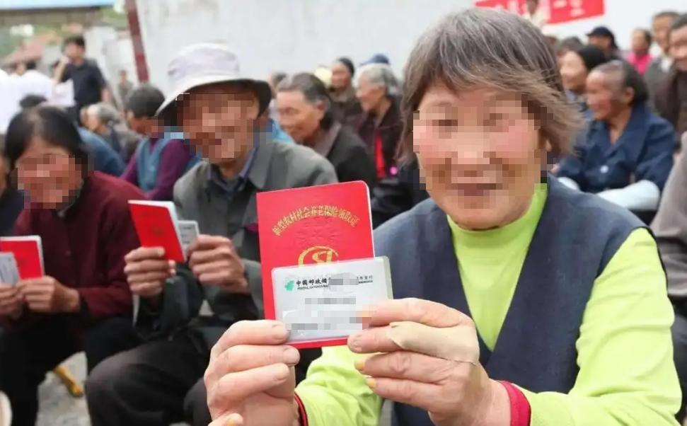 2026 年 8 月 12 号，全国社保系统刚发了一则重要通知：今年 9 月 3