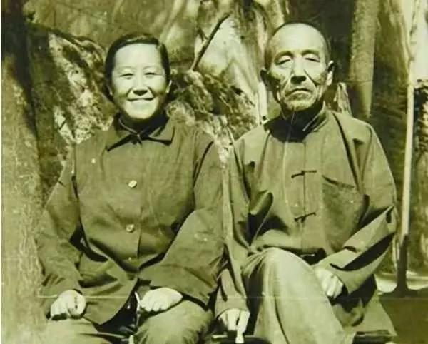 1971 年特殊时期，陕西一贫农贪图便宜，娶了不要彩礼，离过婚且坐过牢的女大学生