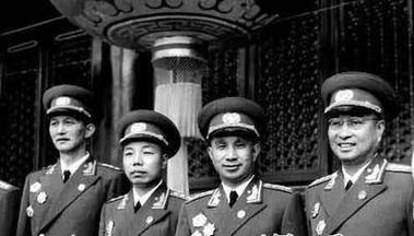 1952年，沈毅被判处枪决，陈赓闻言大惊，亲自出面求情希望留他一命，毛主席：你去