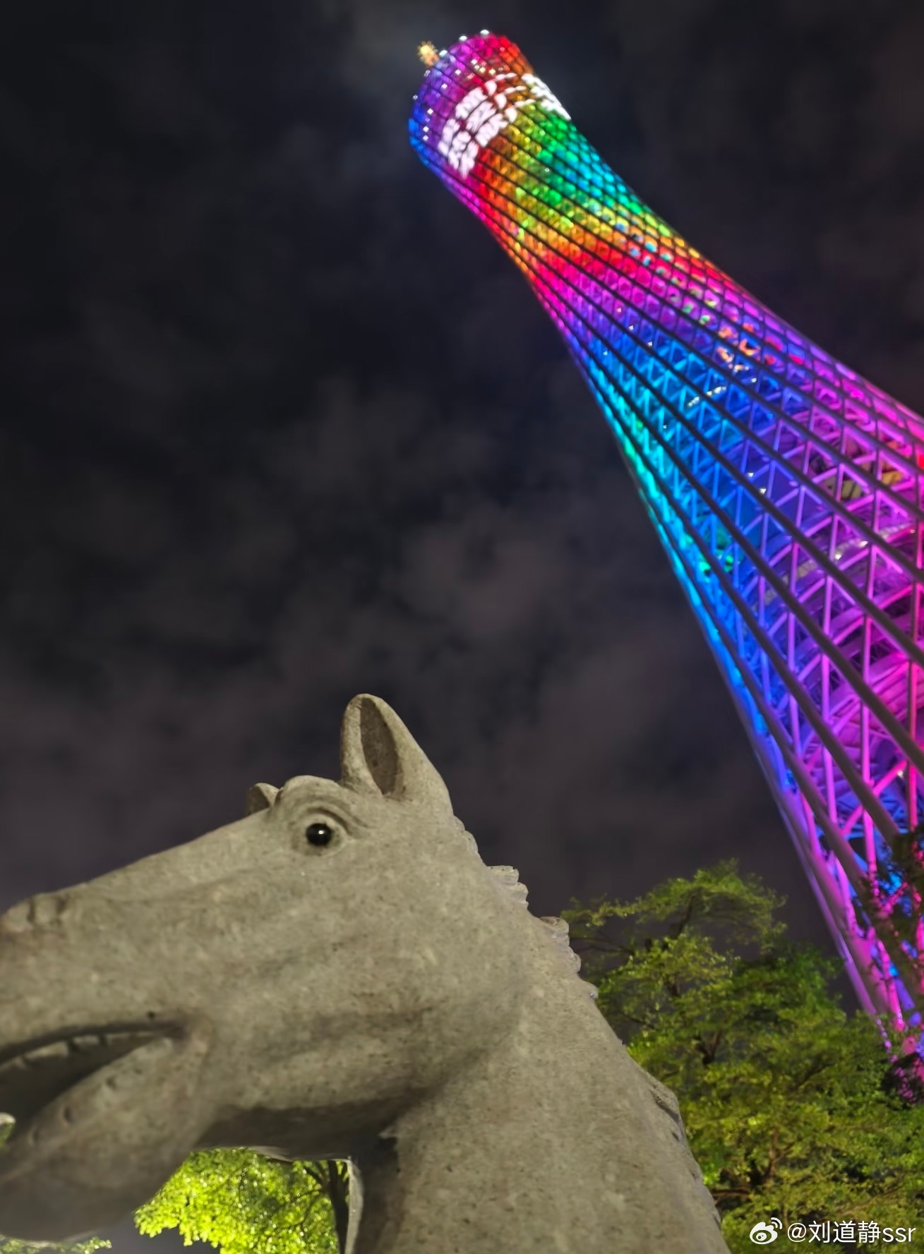 来自广州塔奇怪机位 广州·广州塔