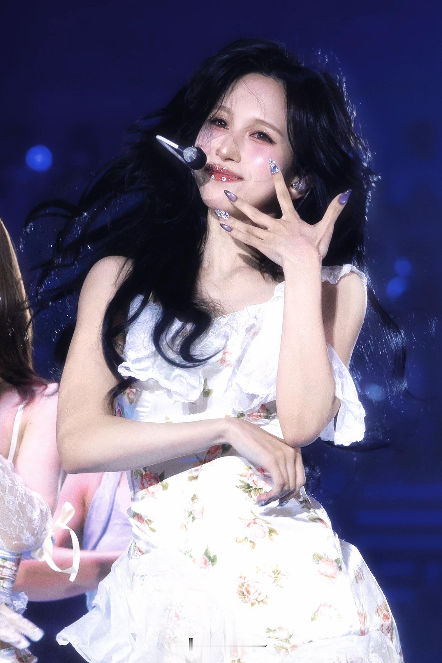 名井南  闪亮的👑 
