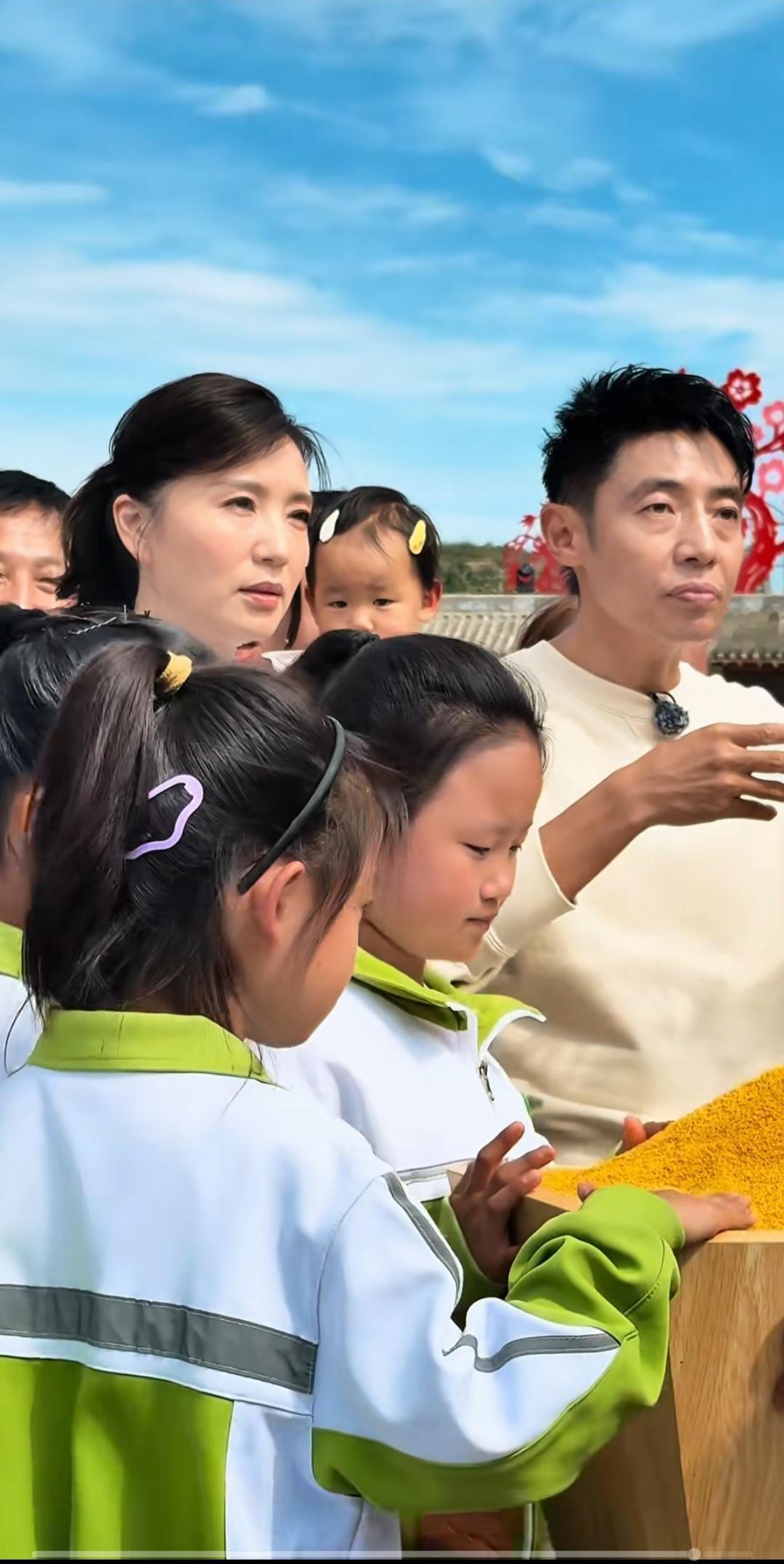 陈好，得有五十了吧，看着是真年轻啊，真是太让人羡慕了。