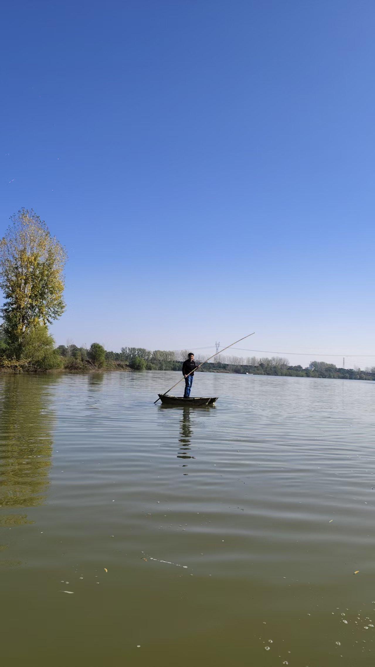 今年的400元，您都交了没？到底是交？还是不交？想听听您的建议！
刚才，村里的会