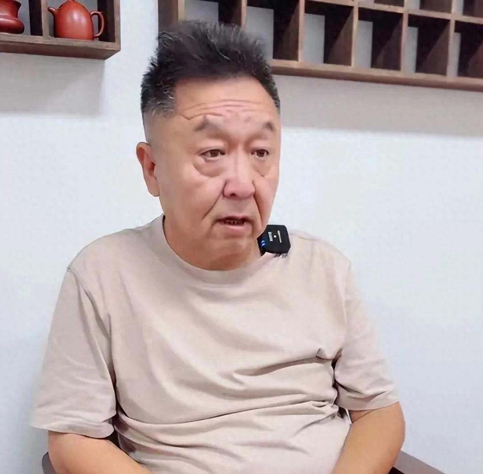 郭德纲被立案后多场演出延期取消，于谦却稳稳宣传新电影。青岛相声专场原定9月12日