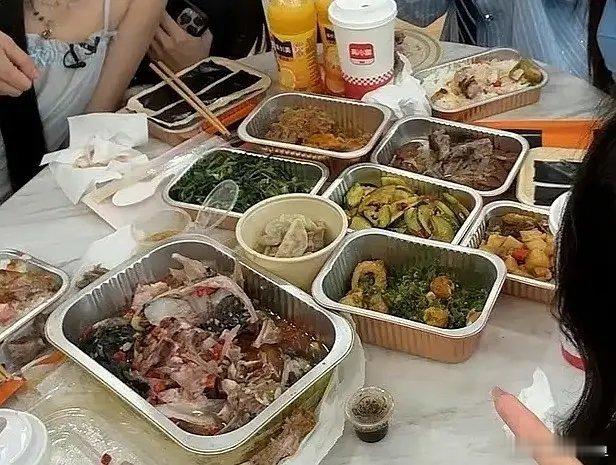 何宣林也太不合群了吧 