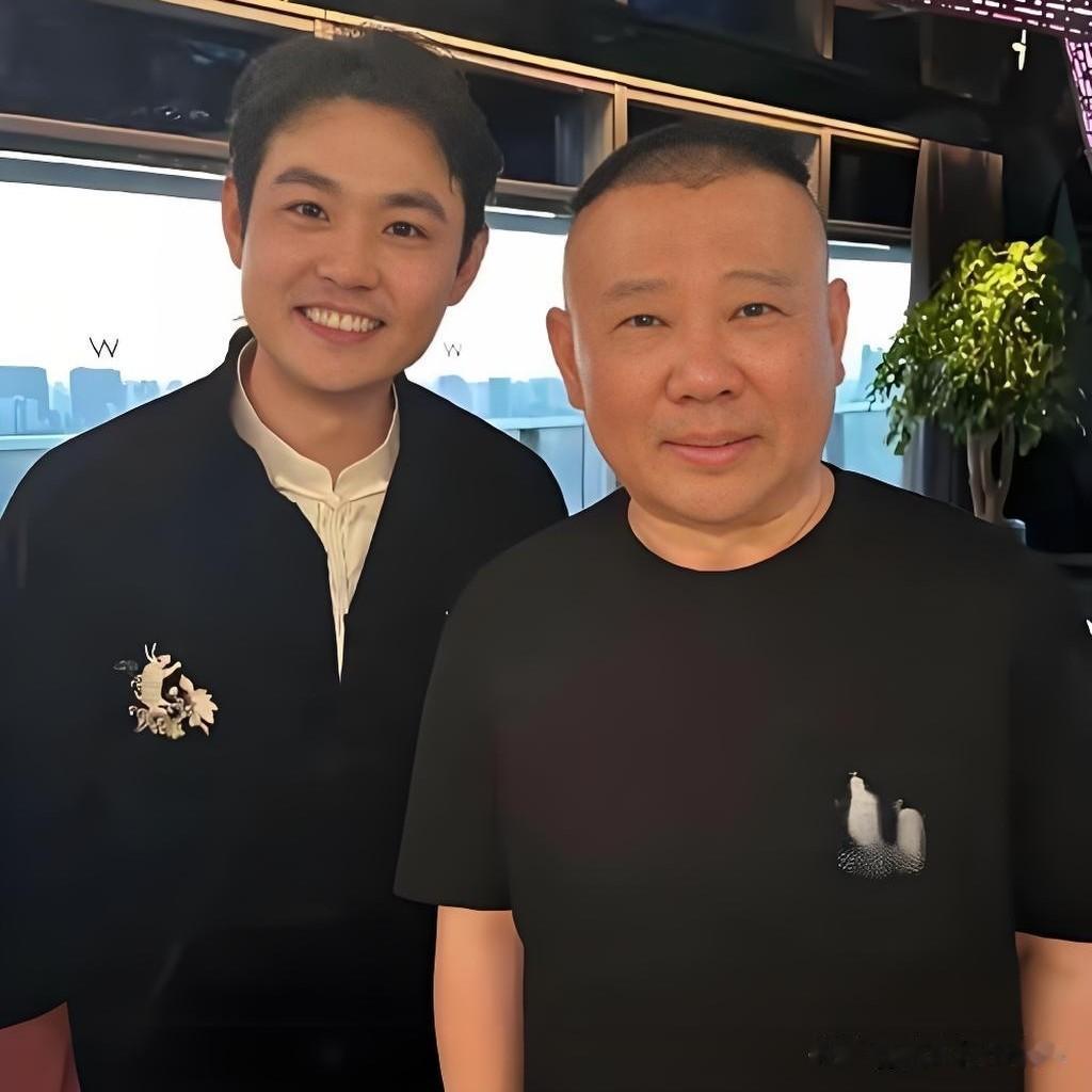 玉浩与卢鑫裂对，为啥不去投奔师叔郭德纲？
本月1日，玉浩导演并领衔主演互动式舞台