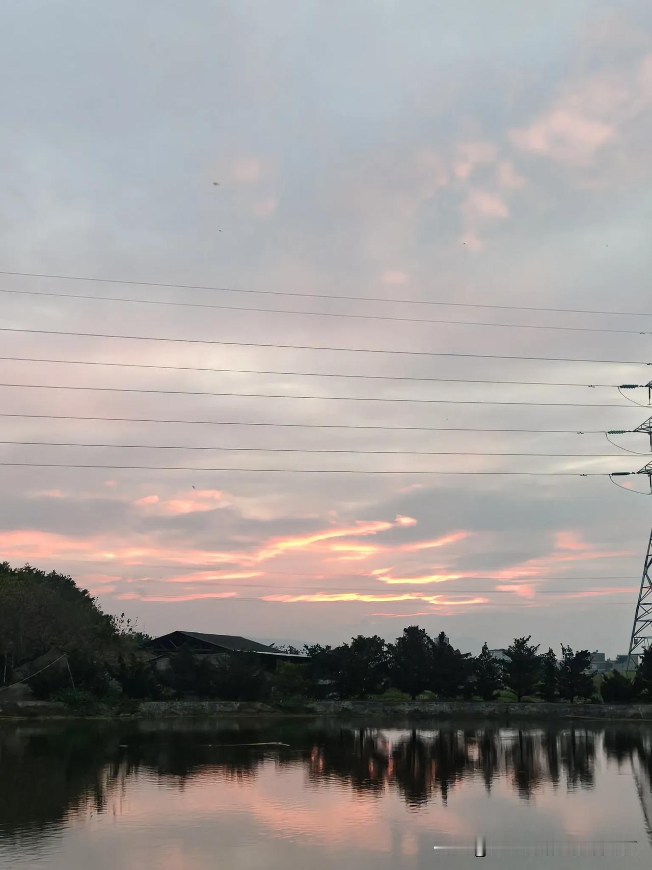 晒图笔记大赛夕阳西下，田野，鱼池，绿树成荫！