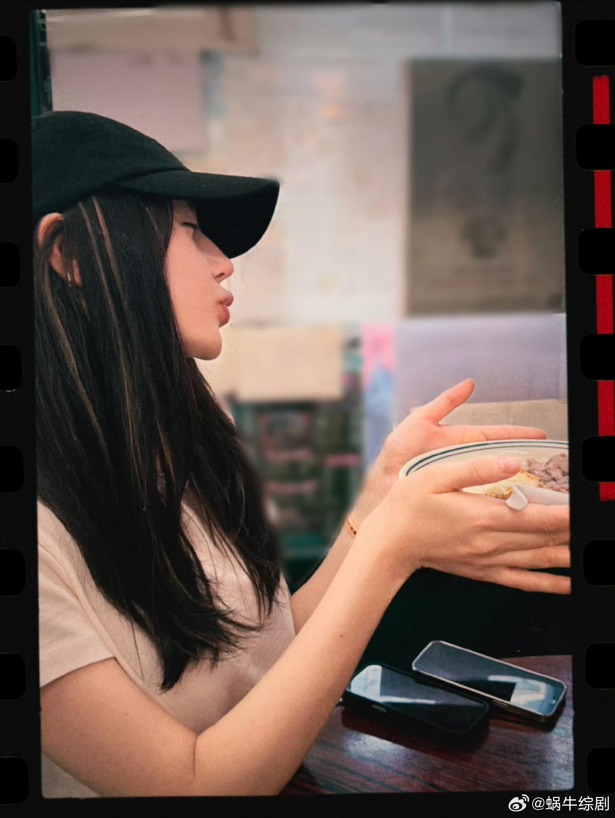 迪丽热巴素颜香港plog迪丽热巴ins晒香港plog 迪丽热巴ins晒素颜香港P
