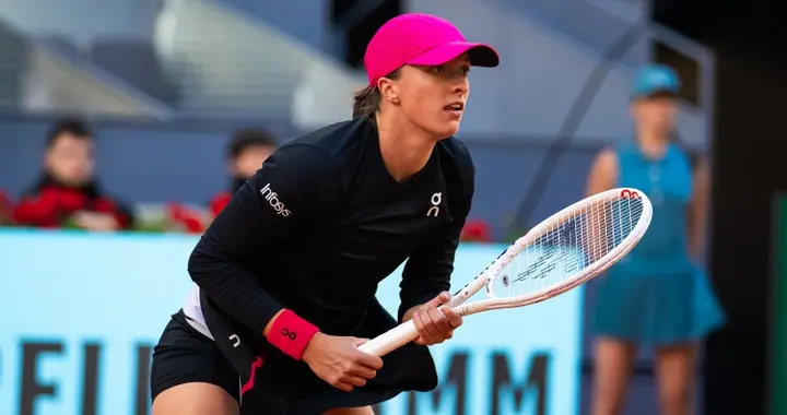 纳达尔亲手陪练！斯瓦泰克红土重启，坦言新教练还在磨合中！