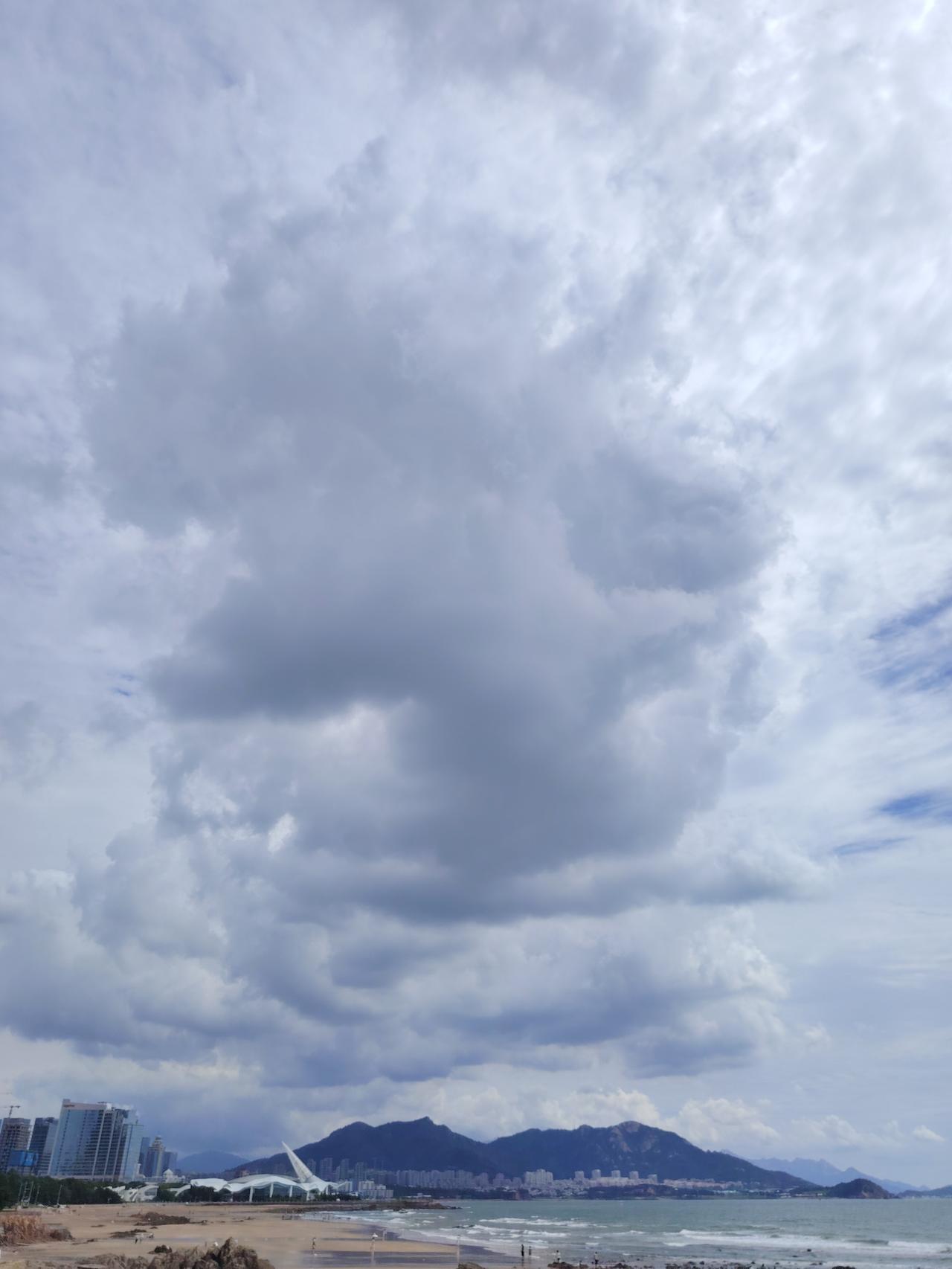雨雨雨！据青岛气象台预报，从20号开始，青岛全市范围都会处于多阵雨或雷雨的状态当