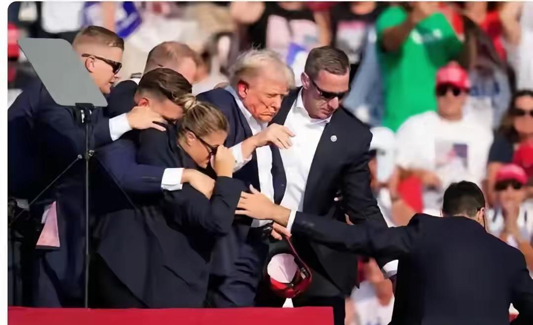 事实证明，特朗普果然是害怕了。

特朗普这回是真怂了！

前两天还咋咋呼呼，叫嚣