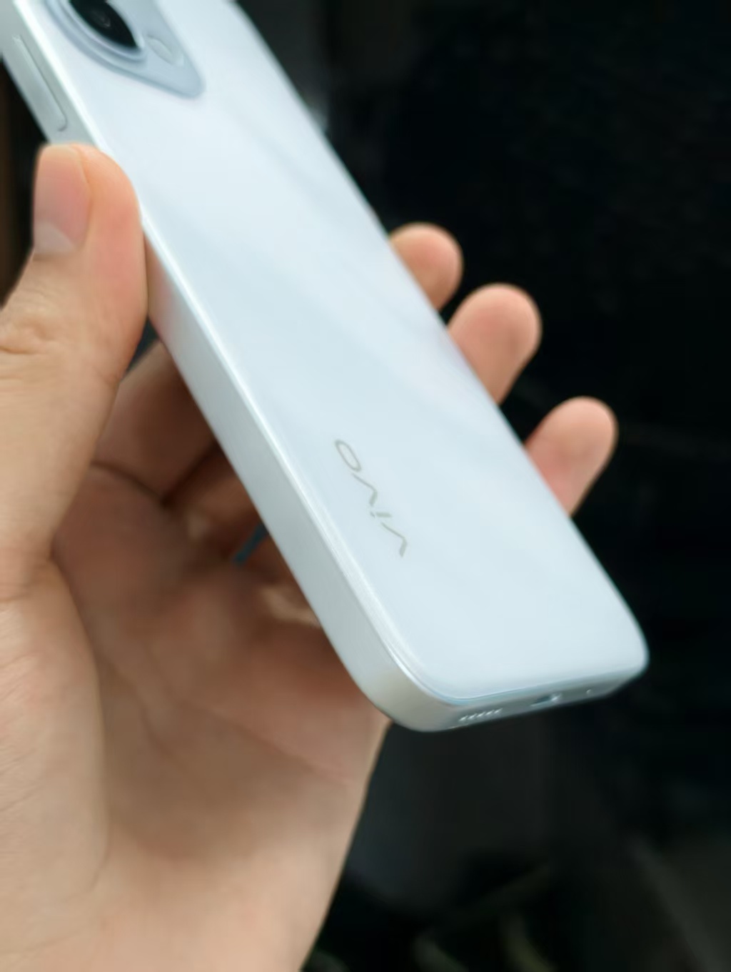 最近好多朋友问我，预算有限想给家里长辈换手机，有没有靠谱的选择？大电池长续航、L