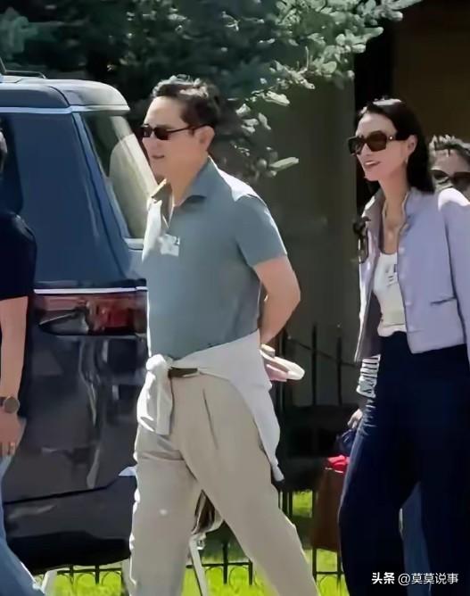 邓文迪真是不简单的女人，在顶级圈层里游走，看似邓文迪没创业也没实际性的公司，但在