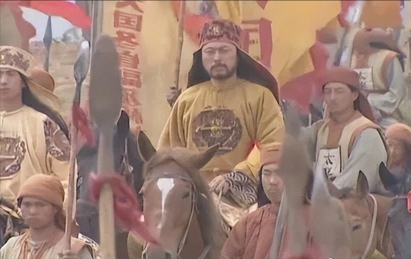 1909年，广东花县，96岁的赖汉英弥留之际，拉着族人的手，嘴唇微动，说了两句话