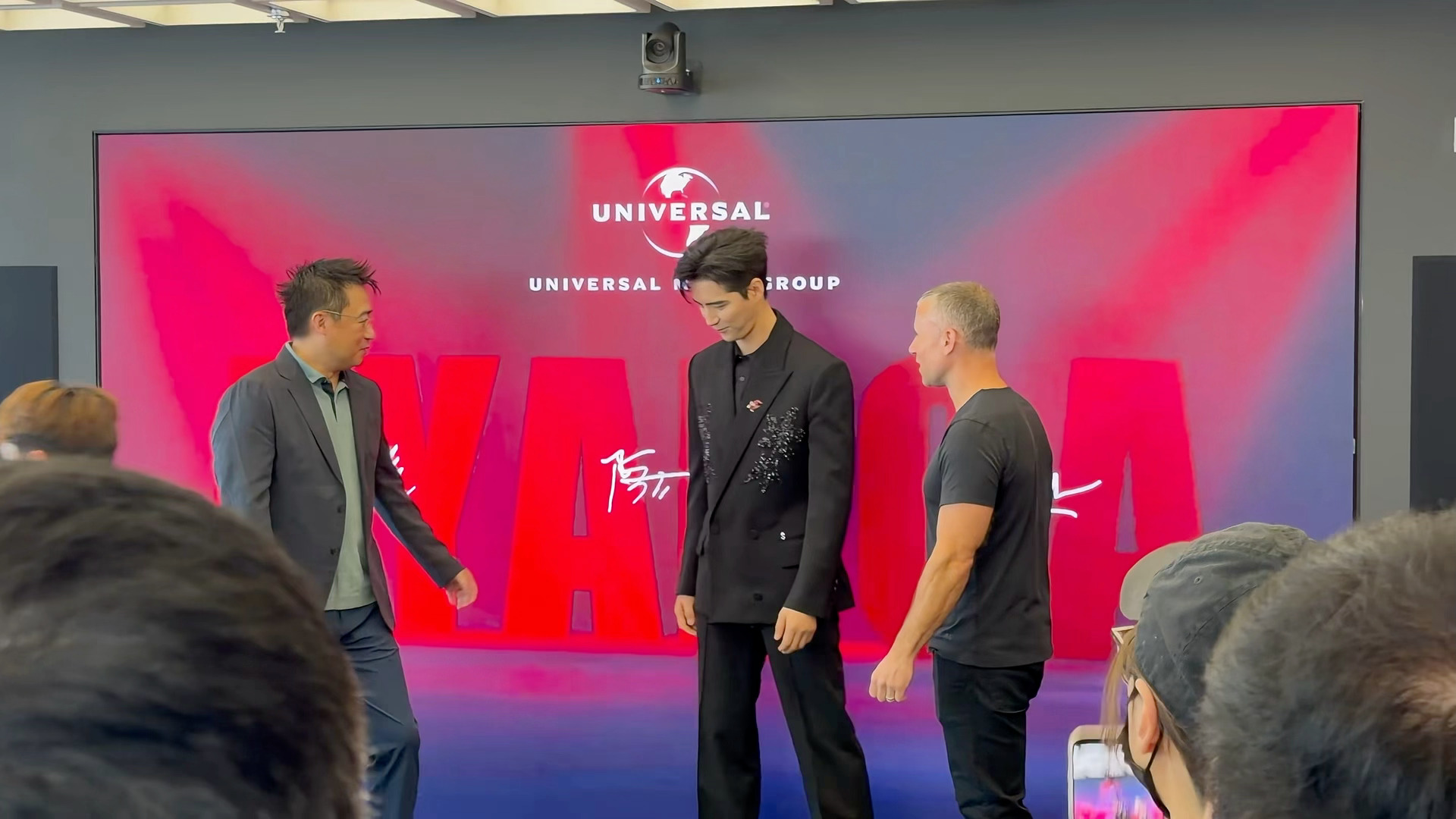 阿云嘎签约环球音乐🎵阿云嘎加盟环球音乐全球艺人阵容哇 祝贺阿云嘎加入环球音乐大