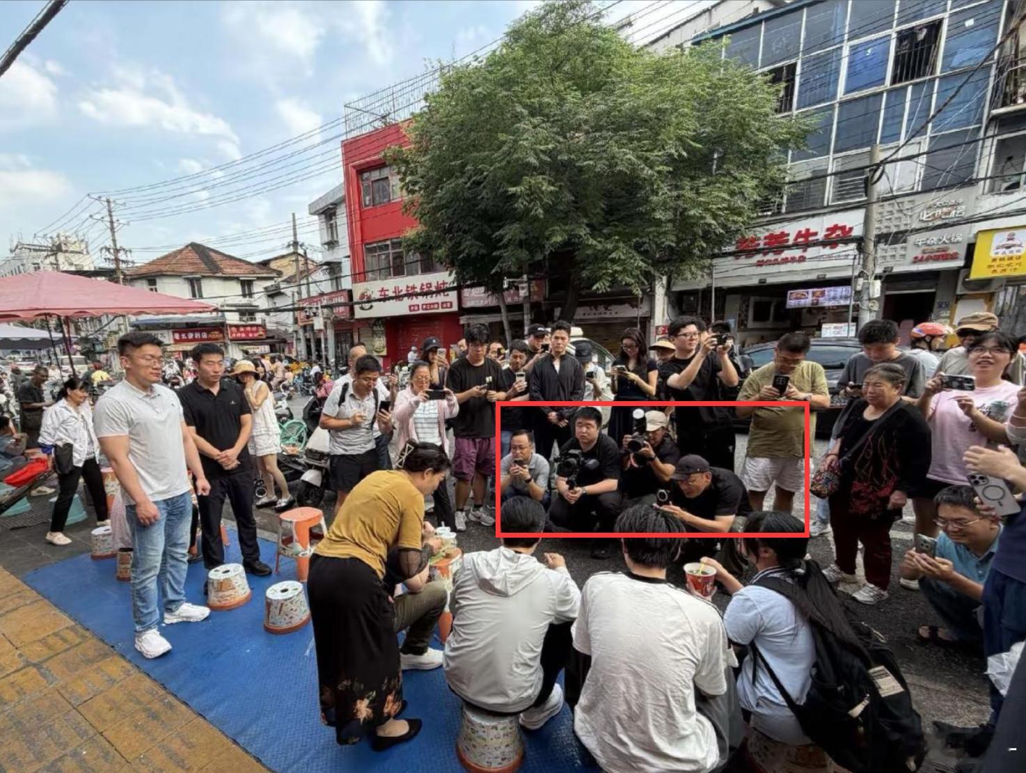 雷军说当初不该和董明珠打赌   很多人都在骂雷军吃个早饭还要长枪短炮跟着，可是从