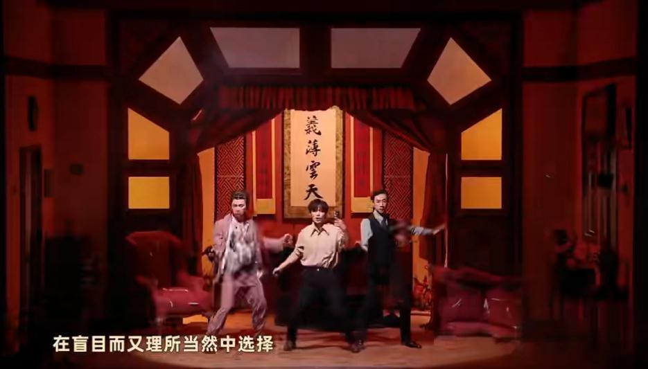 刘同没人抱但有梗抱喜人奇妙夜 这段表演太上头了，刘同一人独撑全场，左手右手抱自己