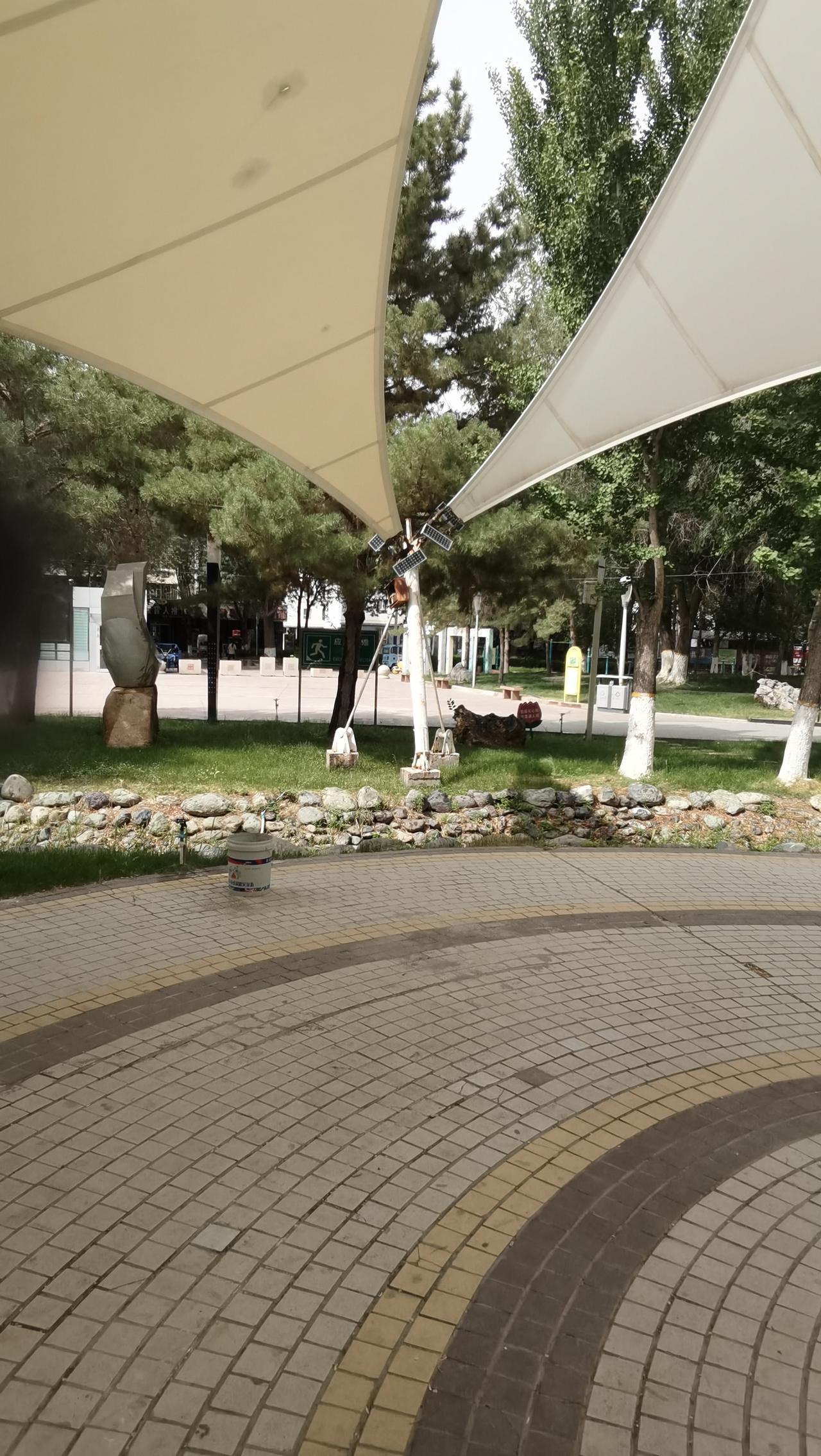 上联：清茶一杯谈天下；期盼下联高香三柱祭祖先。