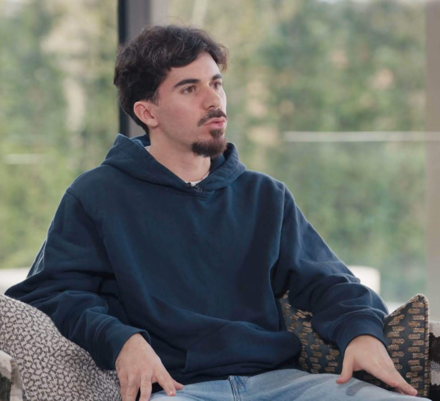 问：谁是世界上最好的中场球员？你同意维蒂尼亚是最棒的这种说法吗？ ❓ 维蒂尼亚：